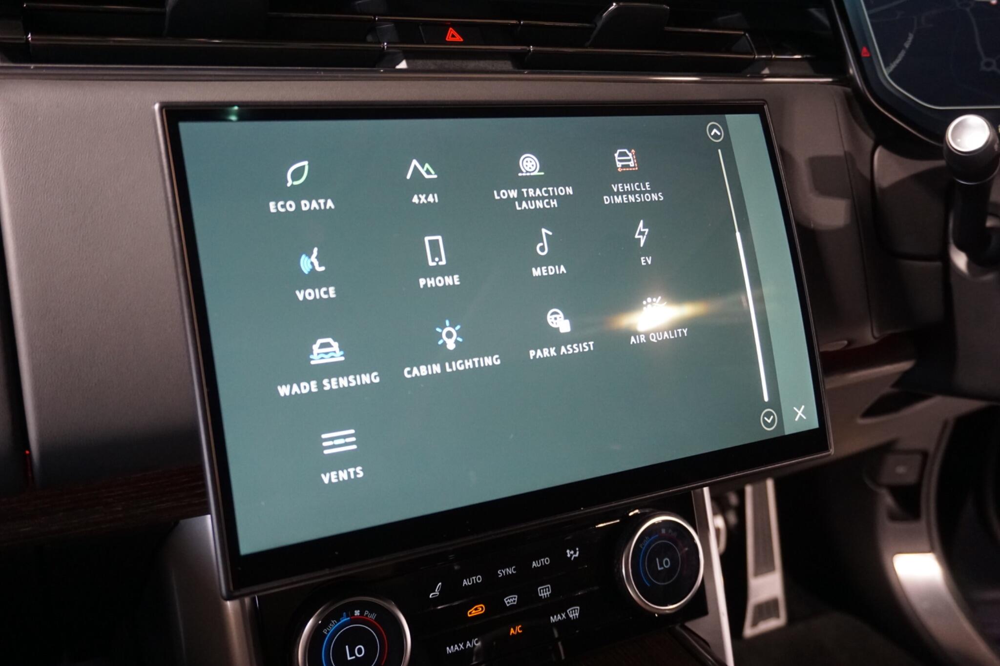 Land Rover Range Rover 3.0 P440e 38.2kWh HSE SUV 5dr Petrol Plug-in Hybrid Auto 4WD Euro 6 (s/s) (440 ps)